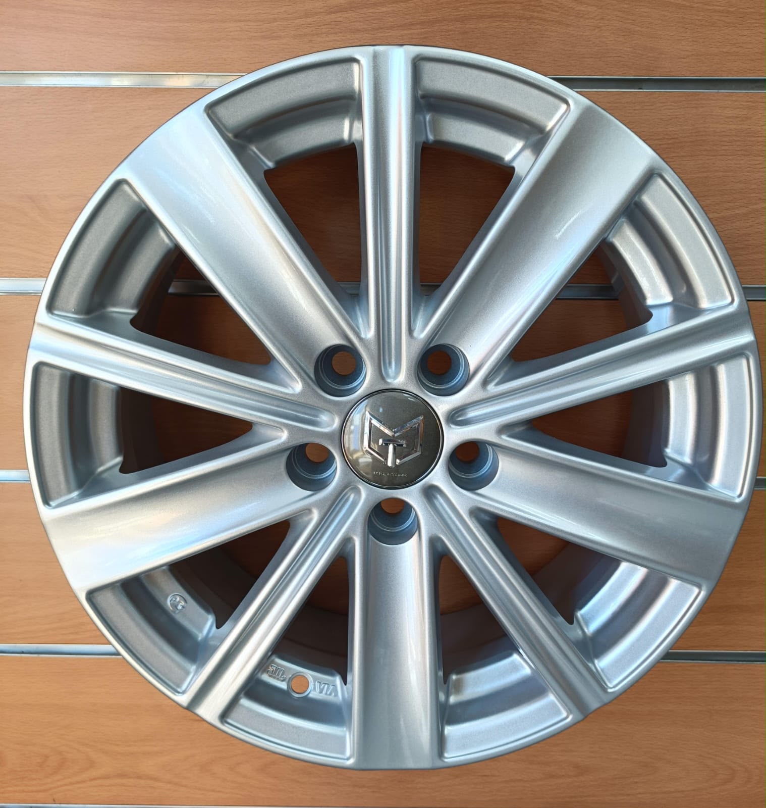 Jante alliage Mercedes-Benz argent multi-branches premium